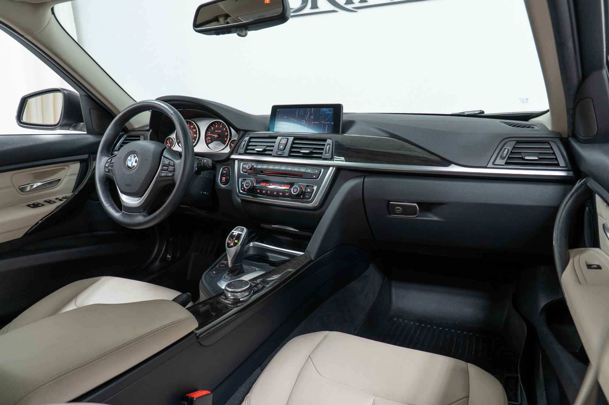 Used 2015 BMW 328i xDrive Wagon image 14