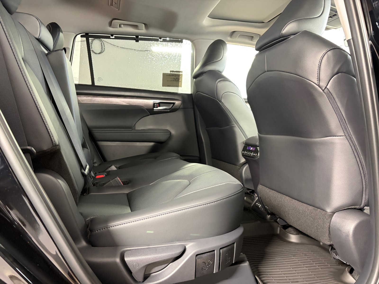 New 2026 Toyota Highlander Limited AWD/4WD image 18