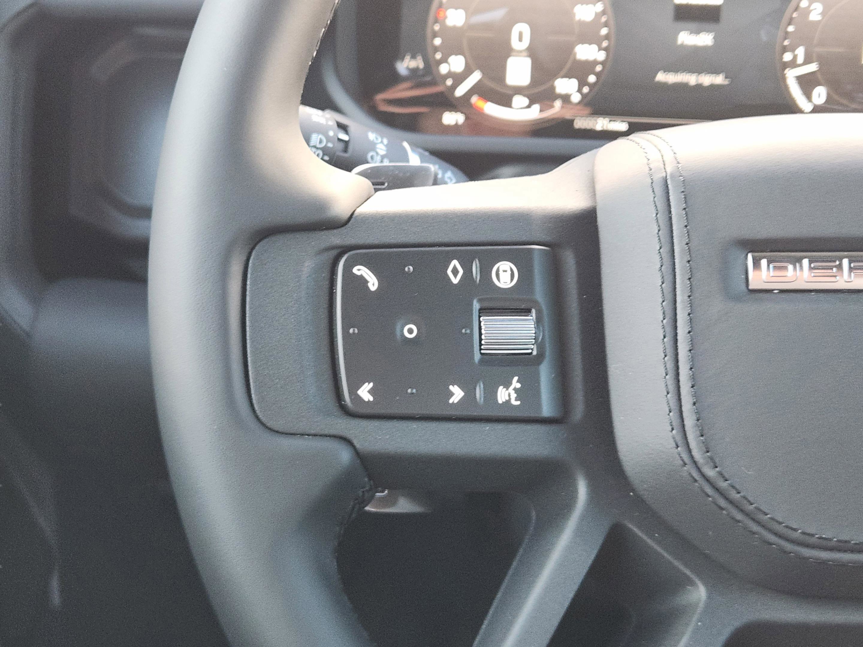 New 2025 Land Rover Defender 110 V8 AWD/4WD image 23