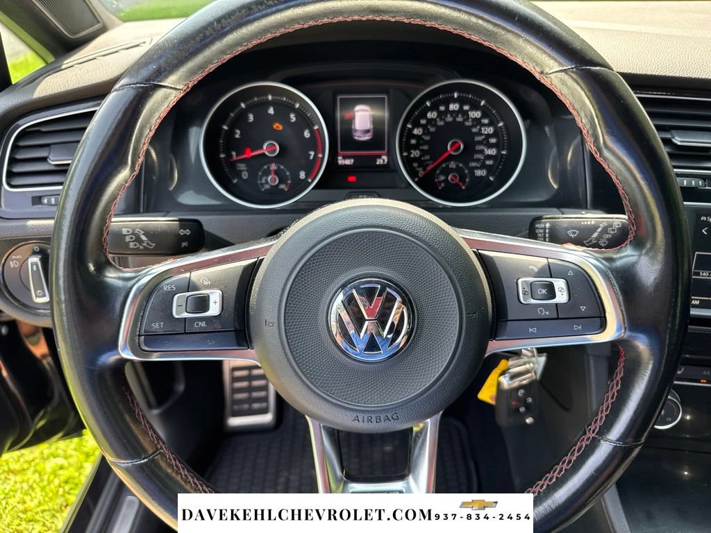 Used 2017 Volkswagen Golf 4-Door FWD image 14