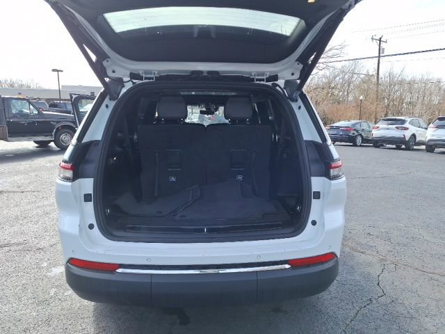 Used 2024 Jeep Grand Cherokee L Limited w/ Luxury Tech Group II image 12