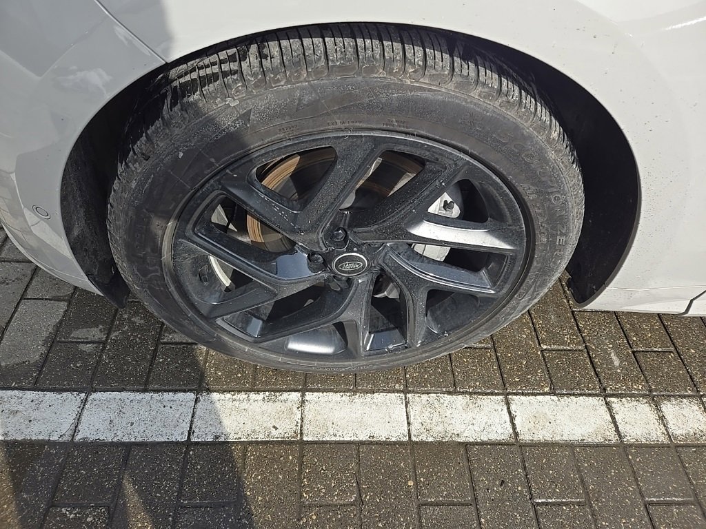 Used 2025 Land Rover Range Rover Sport Dynamic SE image 10