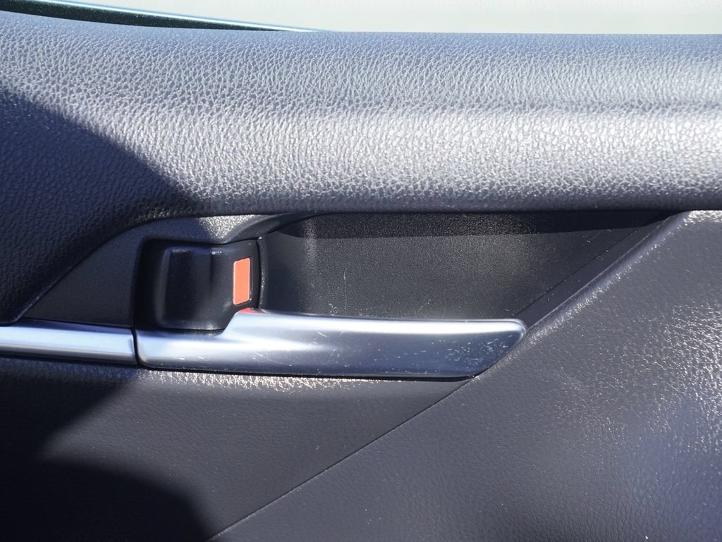 Used 2024 Toyota Camry SE FWD image 11
