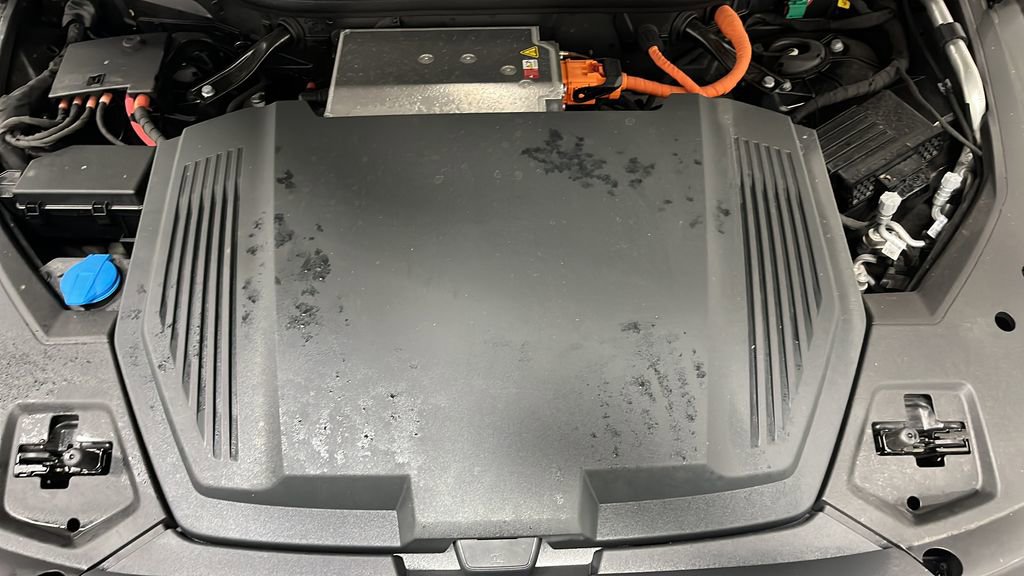 Used 2022 Audi e-tron Premium w/ Towing Package image 34