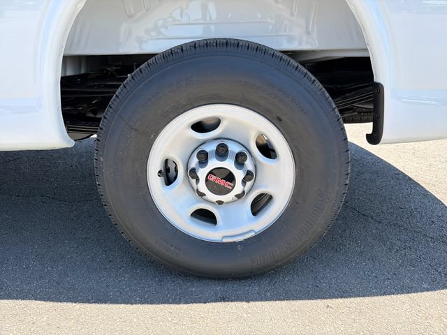 New 2026 GMC Savana 2500 w/ Driver Convenience Package RWD image 25