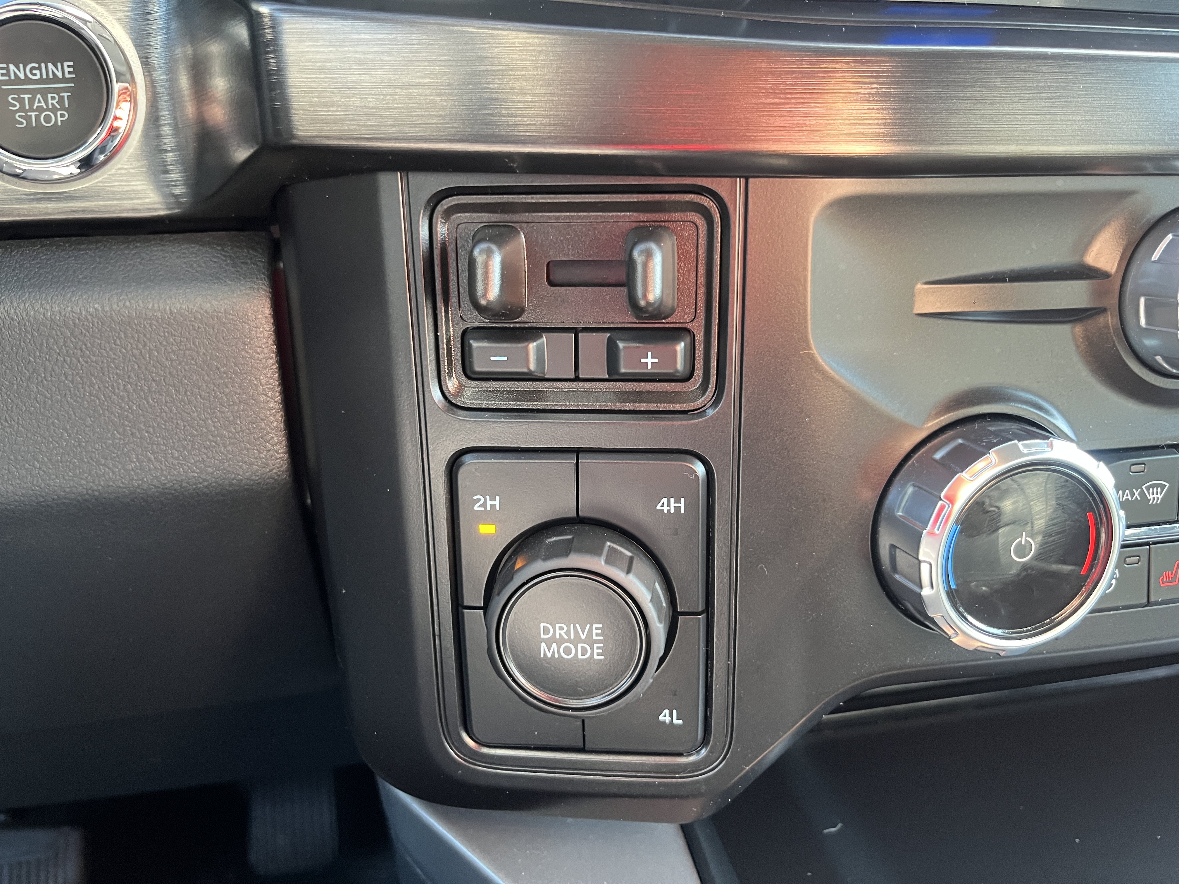 Used 2026 Ford F350 Lariat w/ FX4 Off-Road Package AWD/4WD image 25