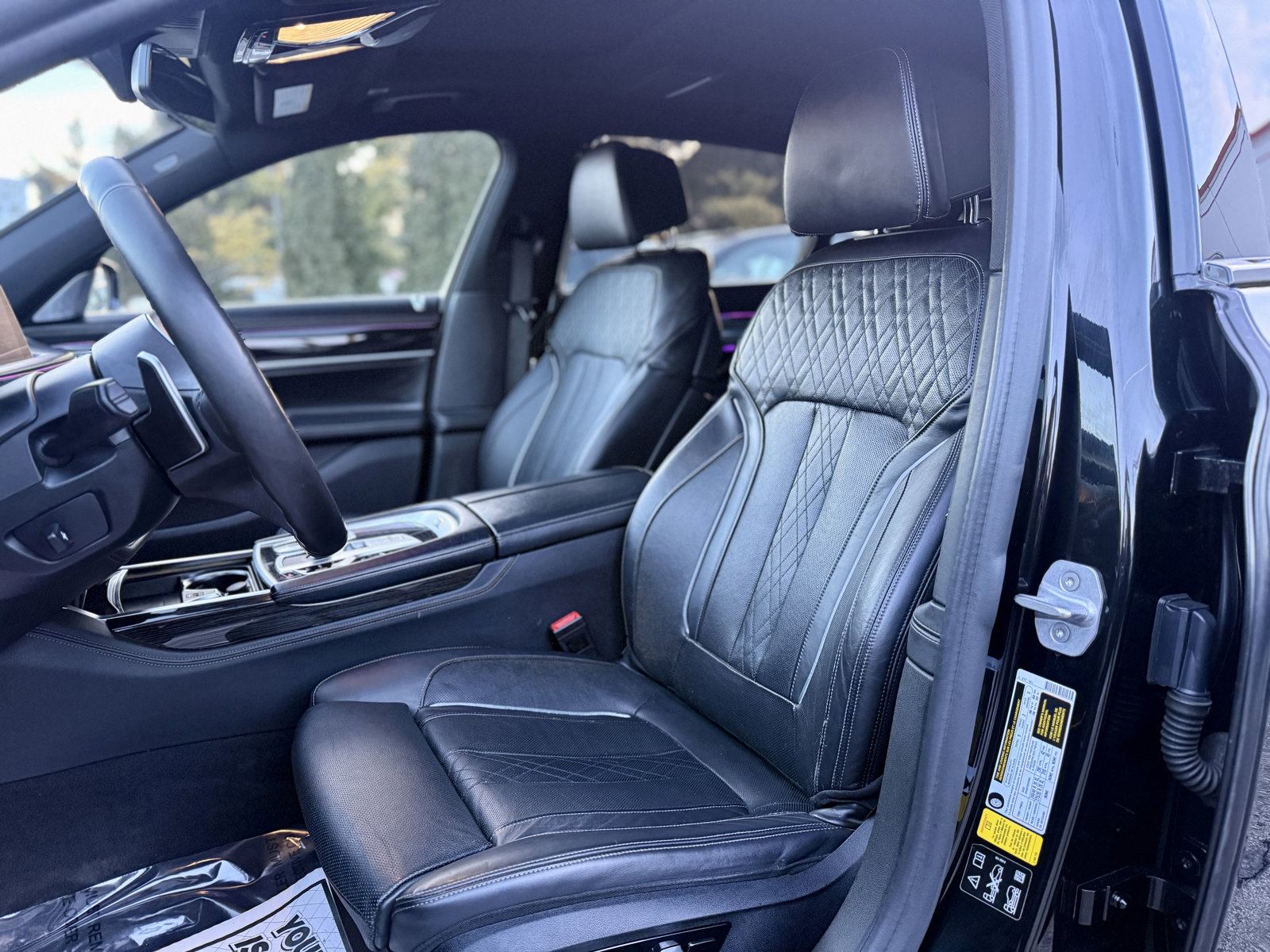 Used 2020 BMW 750i xDrive w/ Executive Package AWD/4WD image 28