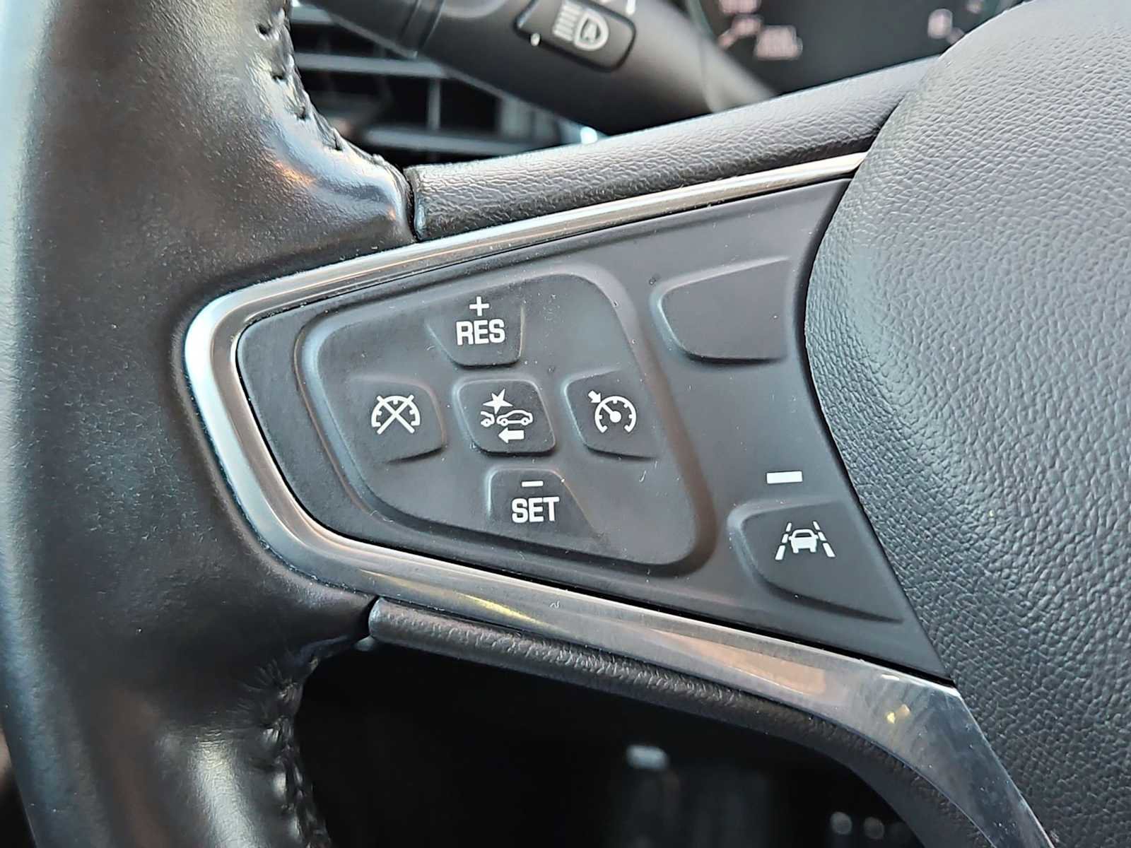 Used 2022 Chevrolet Equinox LT image 38