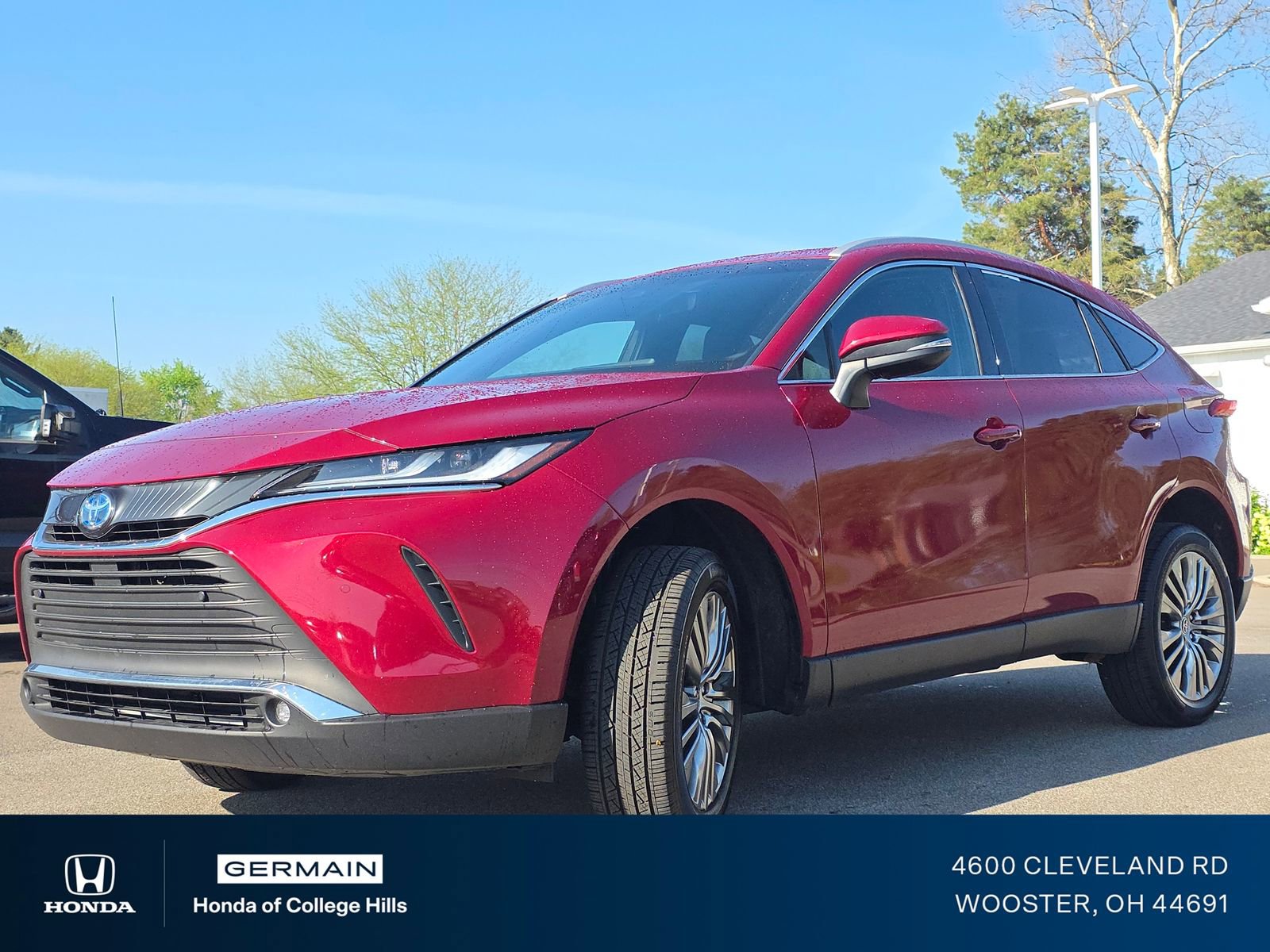 Used 2024 Toyota Venza XLE AWD/4WD image 11