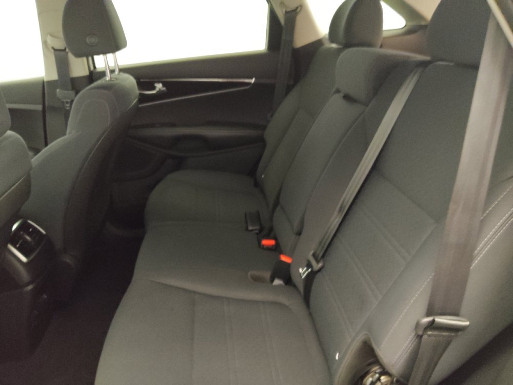 Used 2019 Kia Sorento AWD image 18