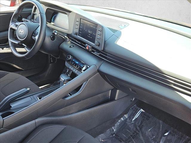 Used 2025 Hyundai Elantra Sport FWD image 26