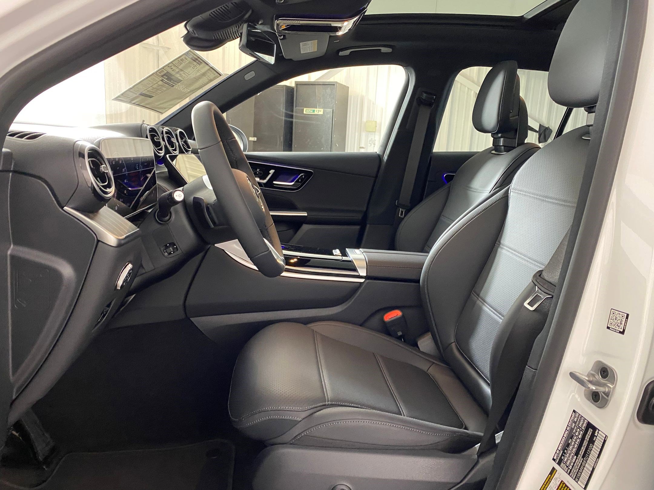 Used 2026 Mercedes-Benz GLC 300 4MATIC image 4