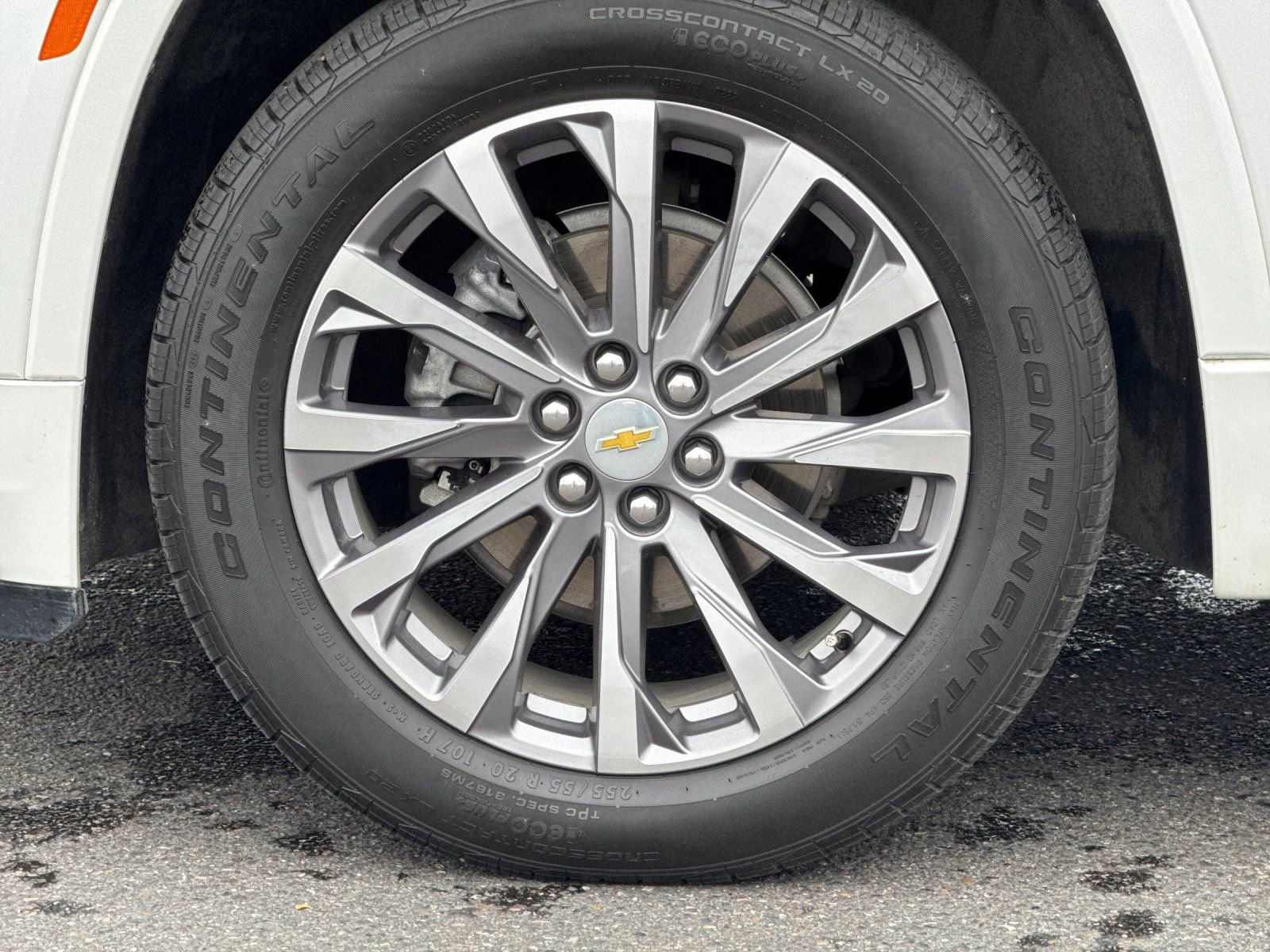 Used 2023 Chevrolet Traverse Premier w/ LPO, Floor Liner Package image 34