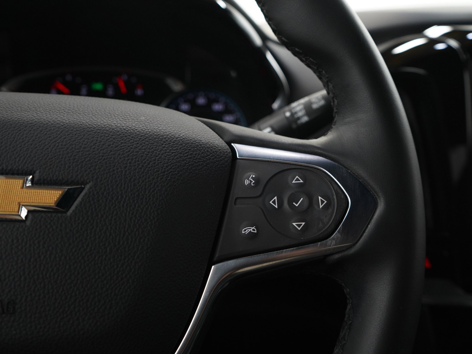 Used 2023 Chevrolet Traverse LT FWD image 27