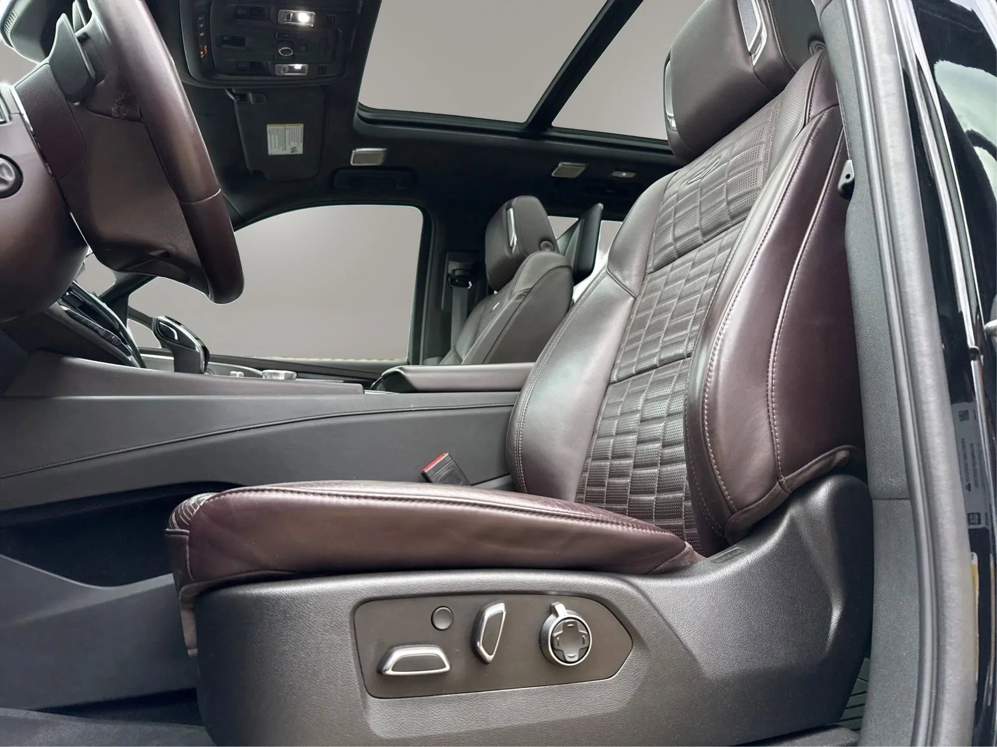 Used 2022 Cadillac Escalade Sport Platinum w/ LPO, ONYX Package image 20