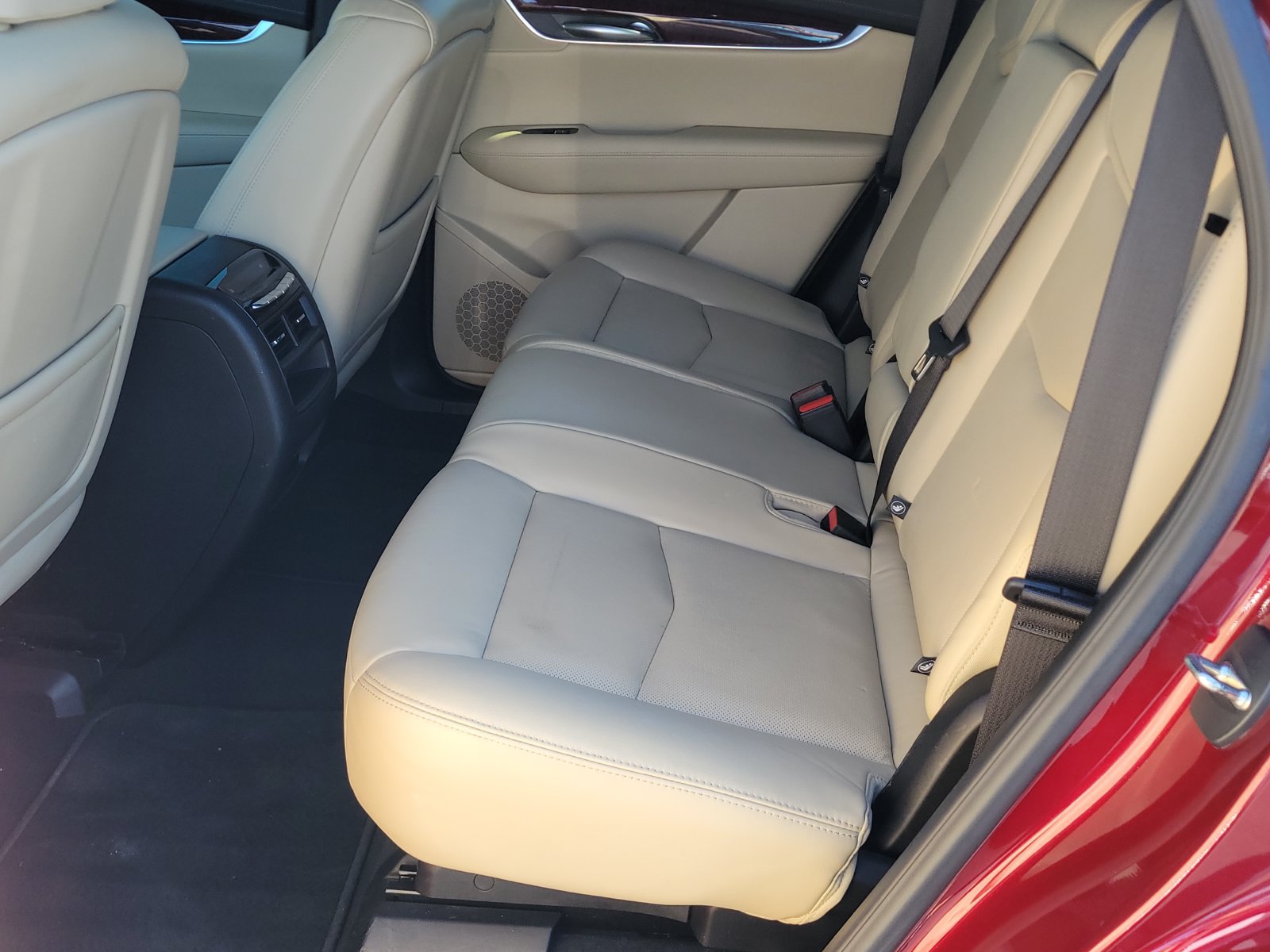 Used 2018 Cadillac XT5 Premium Luxury w/ Driver Assist Package AWD/4WD image 8