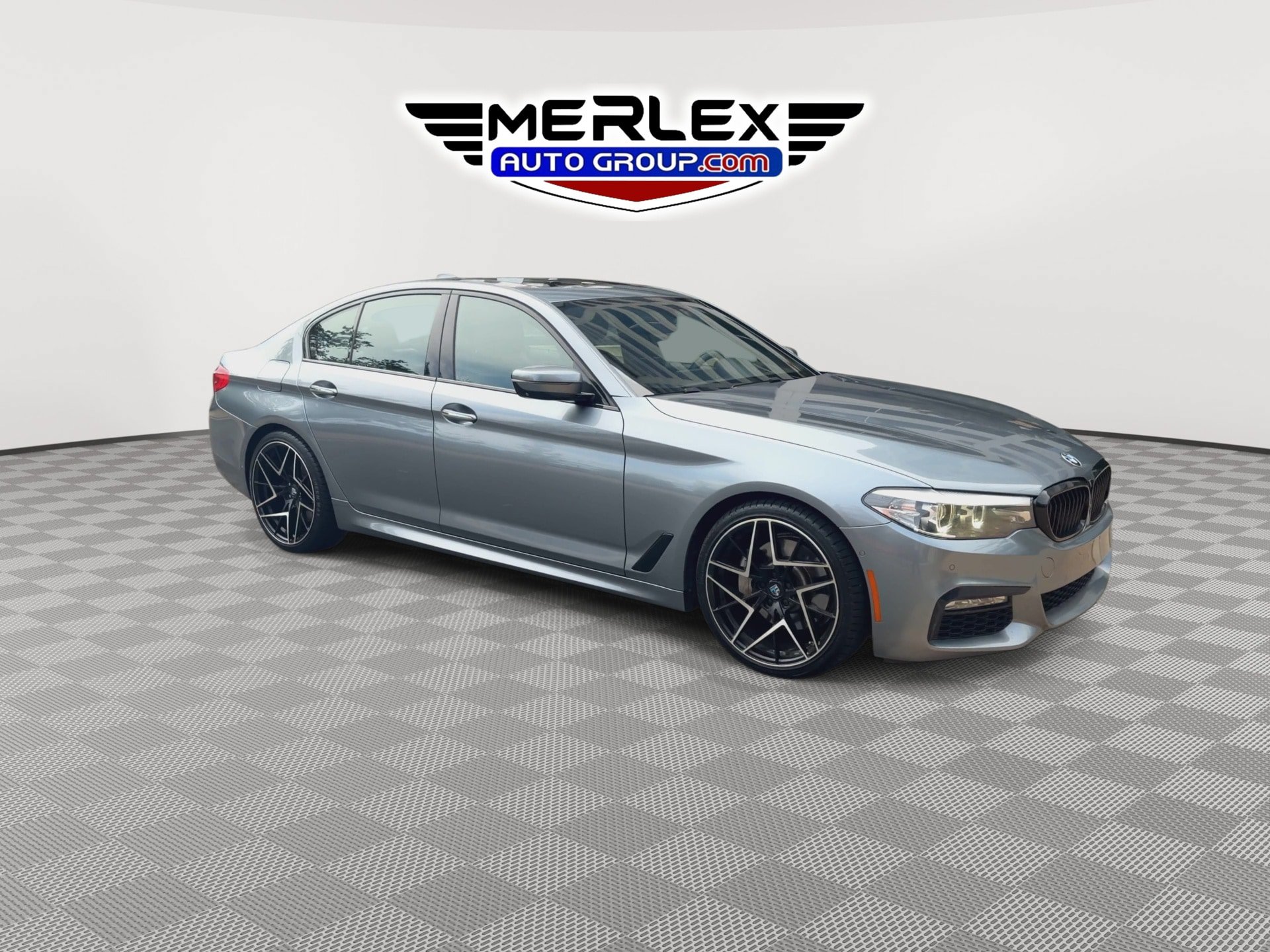 Used 2018 BMW 540i RWD image 2