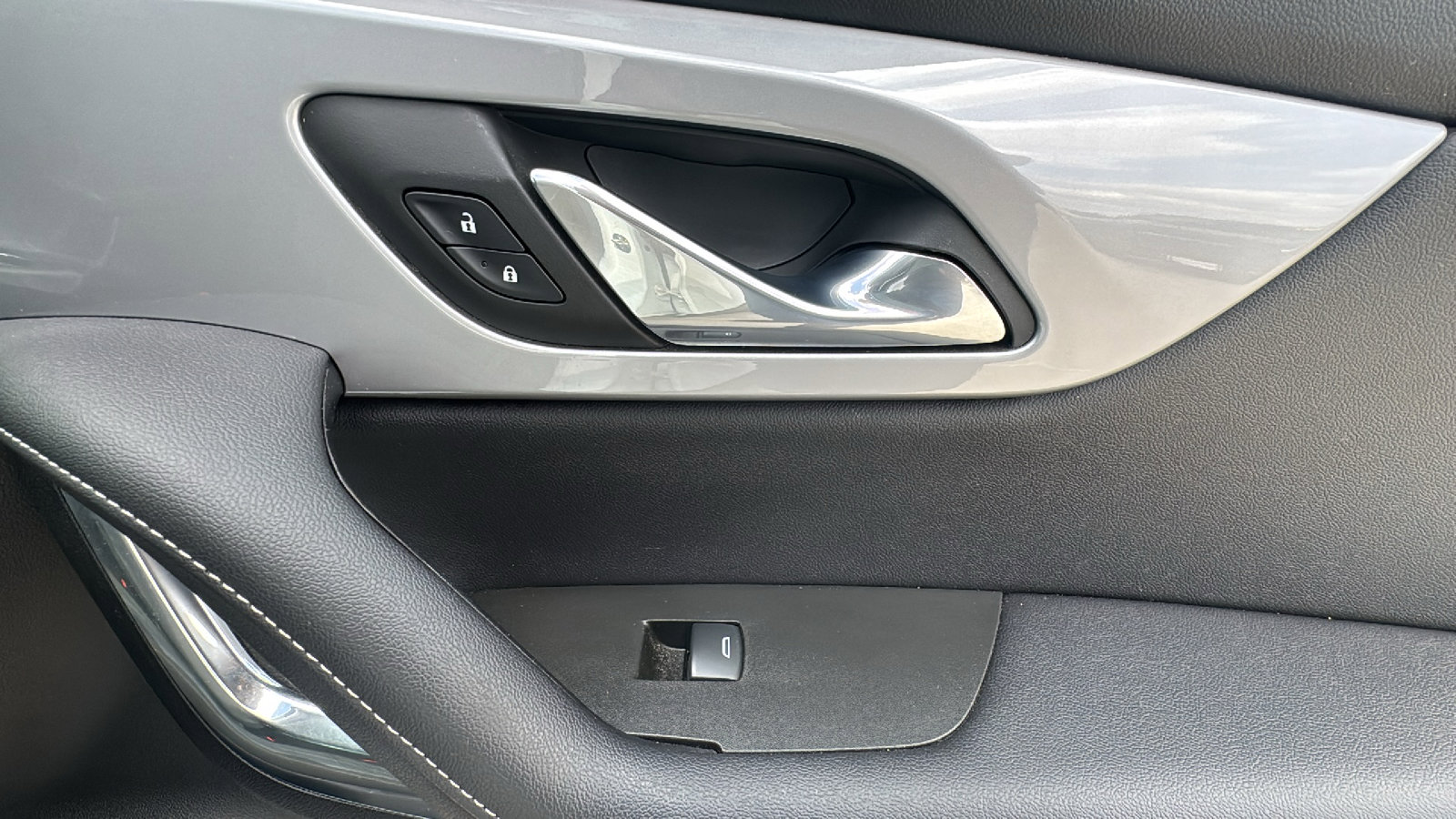 Used 2023 Chevrolet Blazer LT w/ Driver Confidence Package image 30