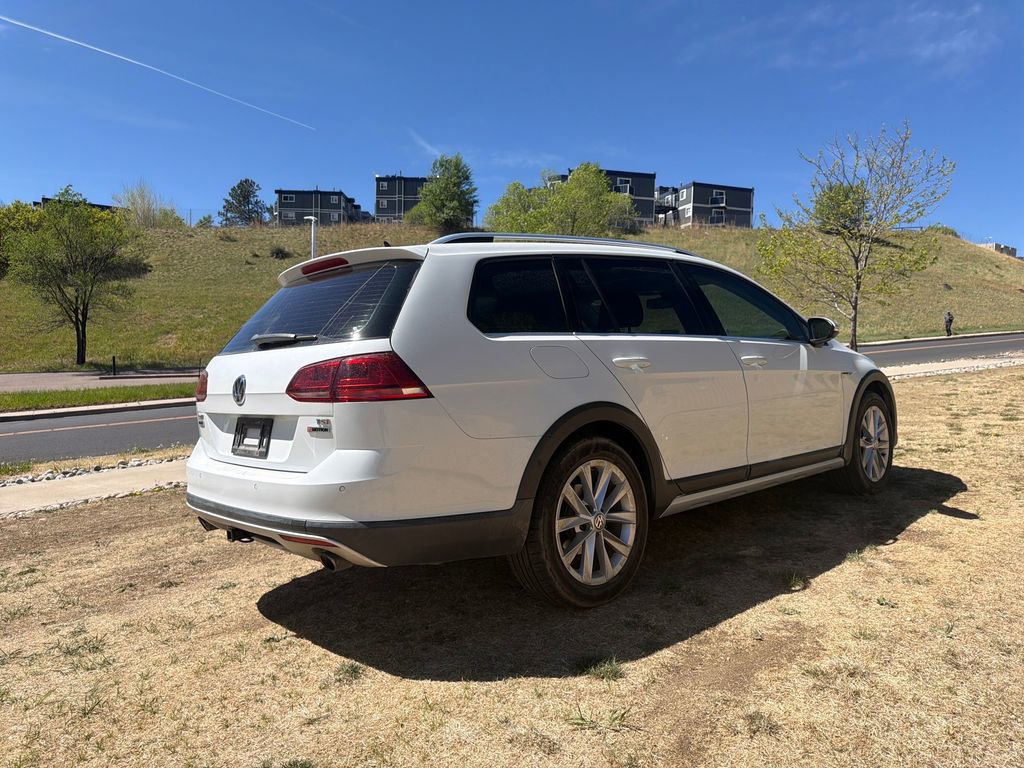 Used 2017 Volkswagen Golf Alltrack SE image 7