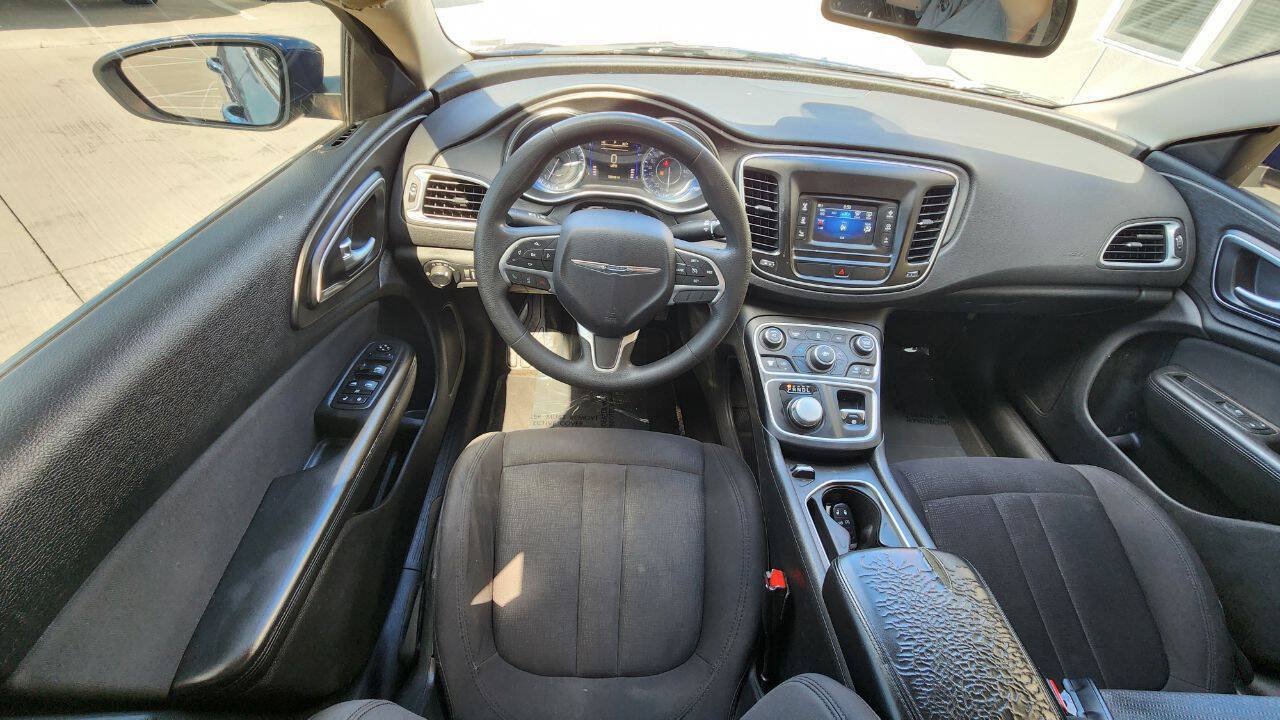 Used 2016 Chrysler 200 Limited FWD image 12