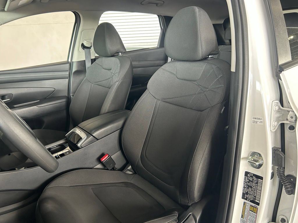 Used 2025 Hyundai Tucson SE FWD image 9