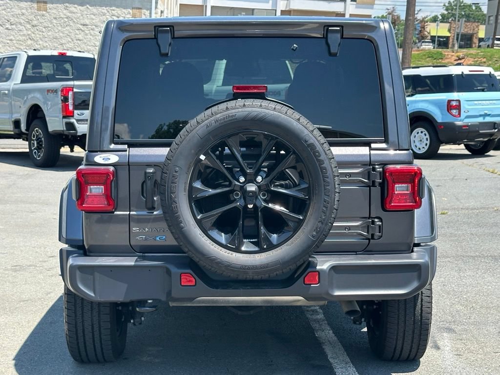 Used 2025 Jeep Wrangler Unlimited Sahara AWD/4WD image 8