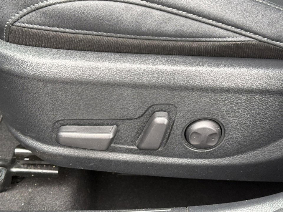 Used 2022 Kia Seltos SX image 16