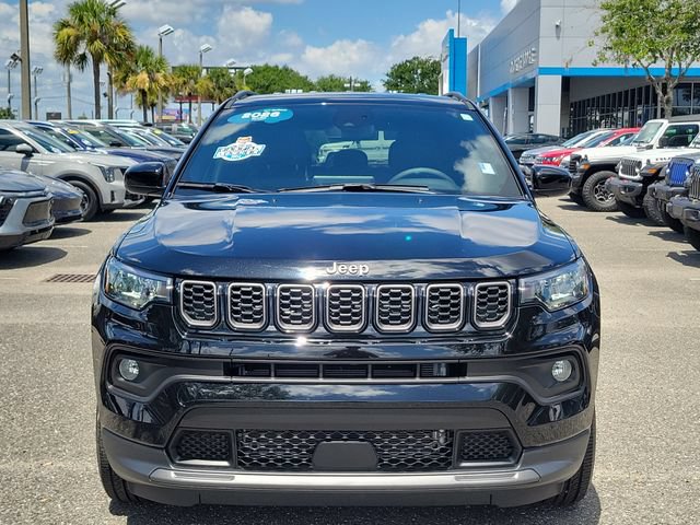 Used 2026 Jeep Compass Latitude AWD/4WD image 8