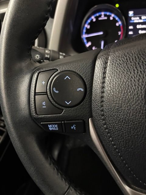 Used 2018 Toyota RAV4 Limited FWD image 17