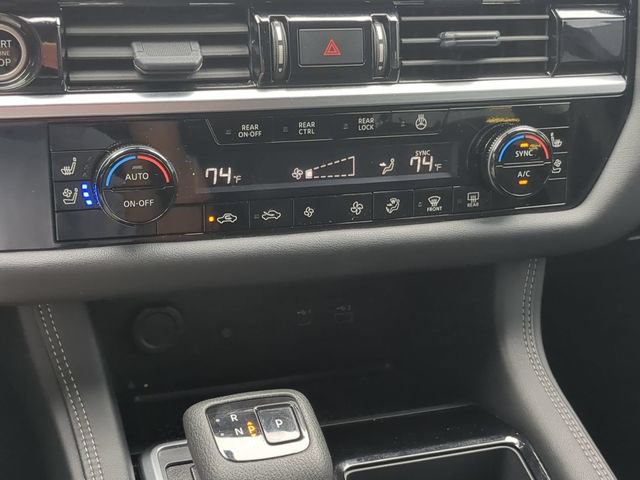 Used 2024 Nissan Pathfinder Platinum w/ Black Appearance Package AWD/4WD image 25
