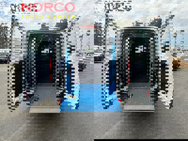 Used 2017 Ford Transit 250 130 Low Roof image 12