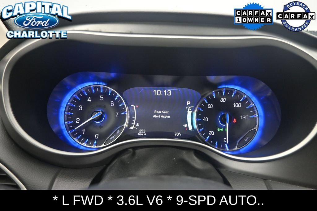 Used 2023 Chrysler Pacifica Touring-L FWD image 13