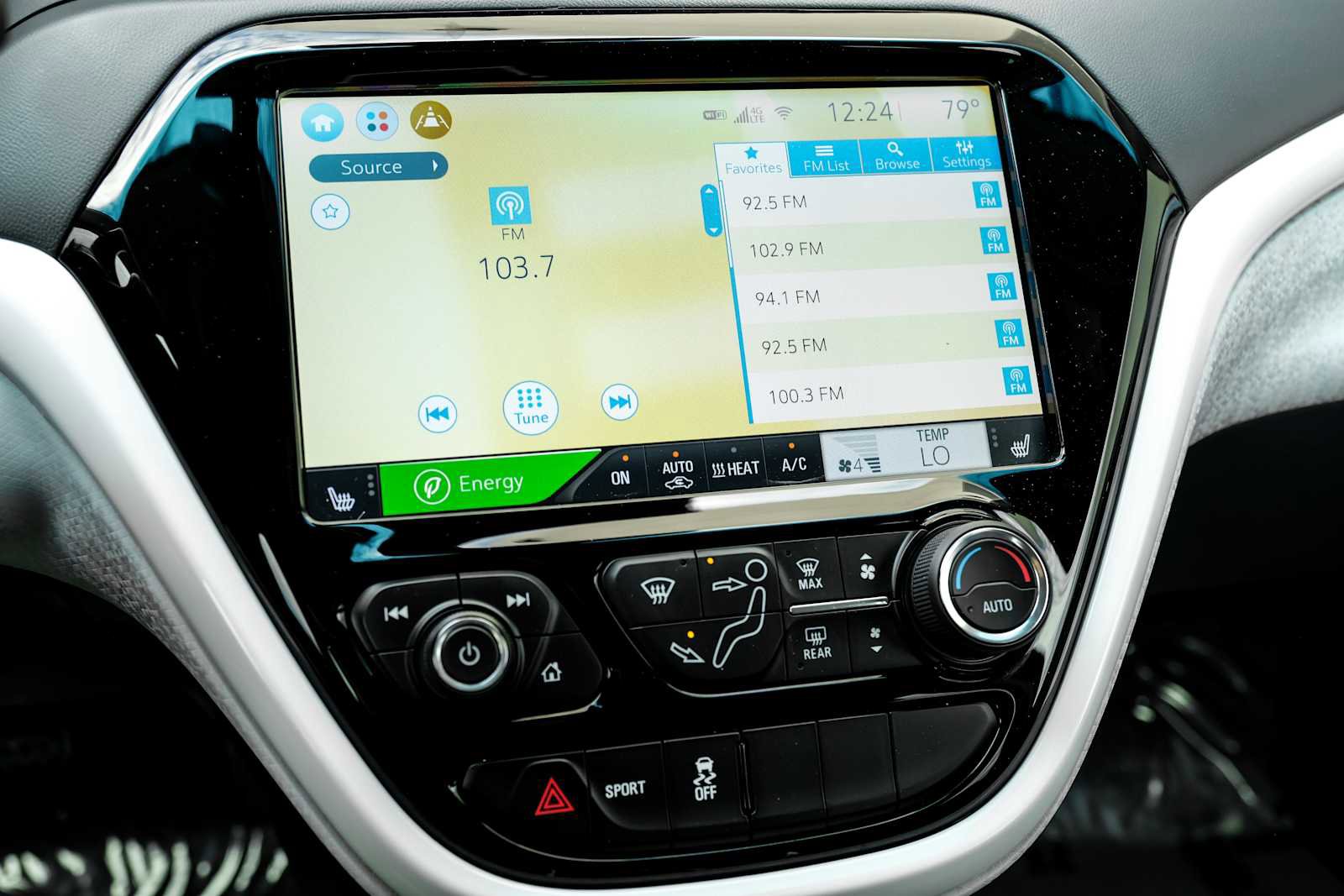 Used 2020 Chevrolet Bolt Premier w/ Infotainment Package image 21