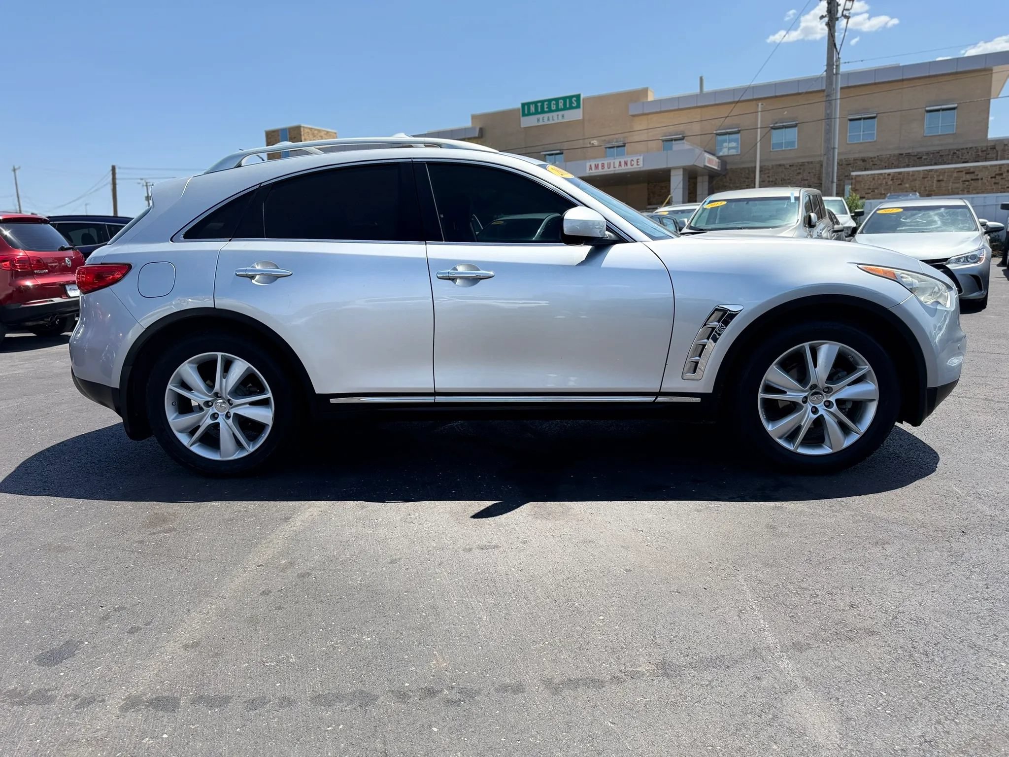 Used 2012 INFINITI FX35 2WD w/ Premium Pkg image 2