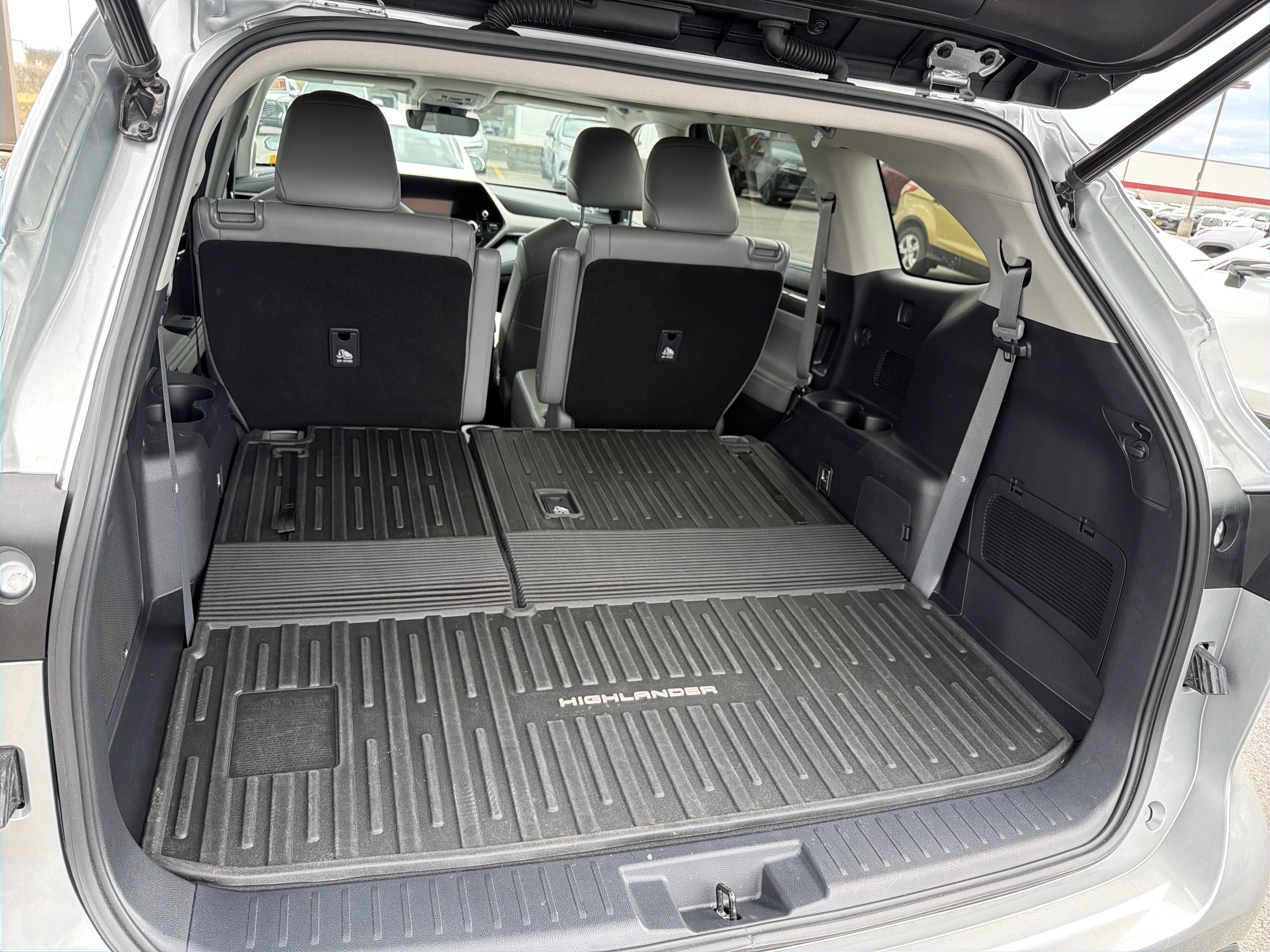 Used 2023 Toyota Highlander Limited AWD/4WD image 28
