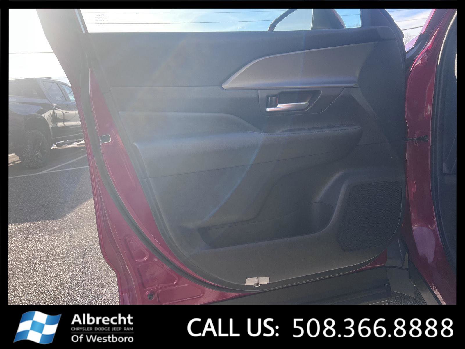 Used 2024 Toyota Grand Highlander XLE image 11