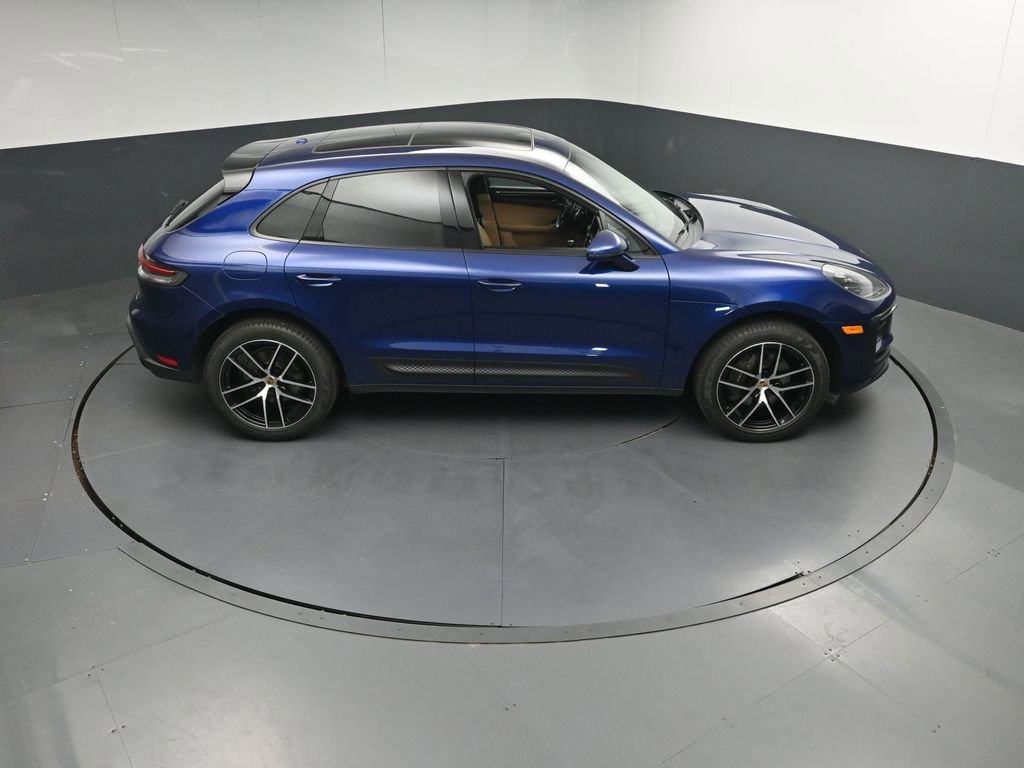 Certified 2023 Porsche Macan AWD/4WD image 39