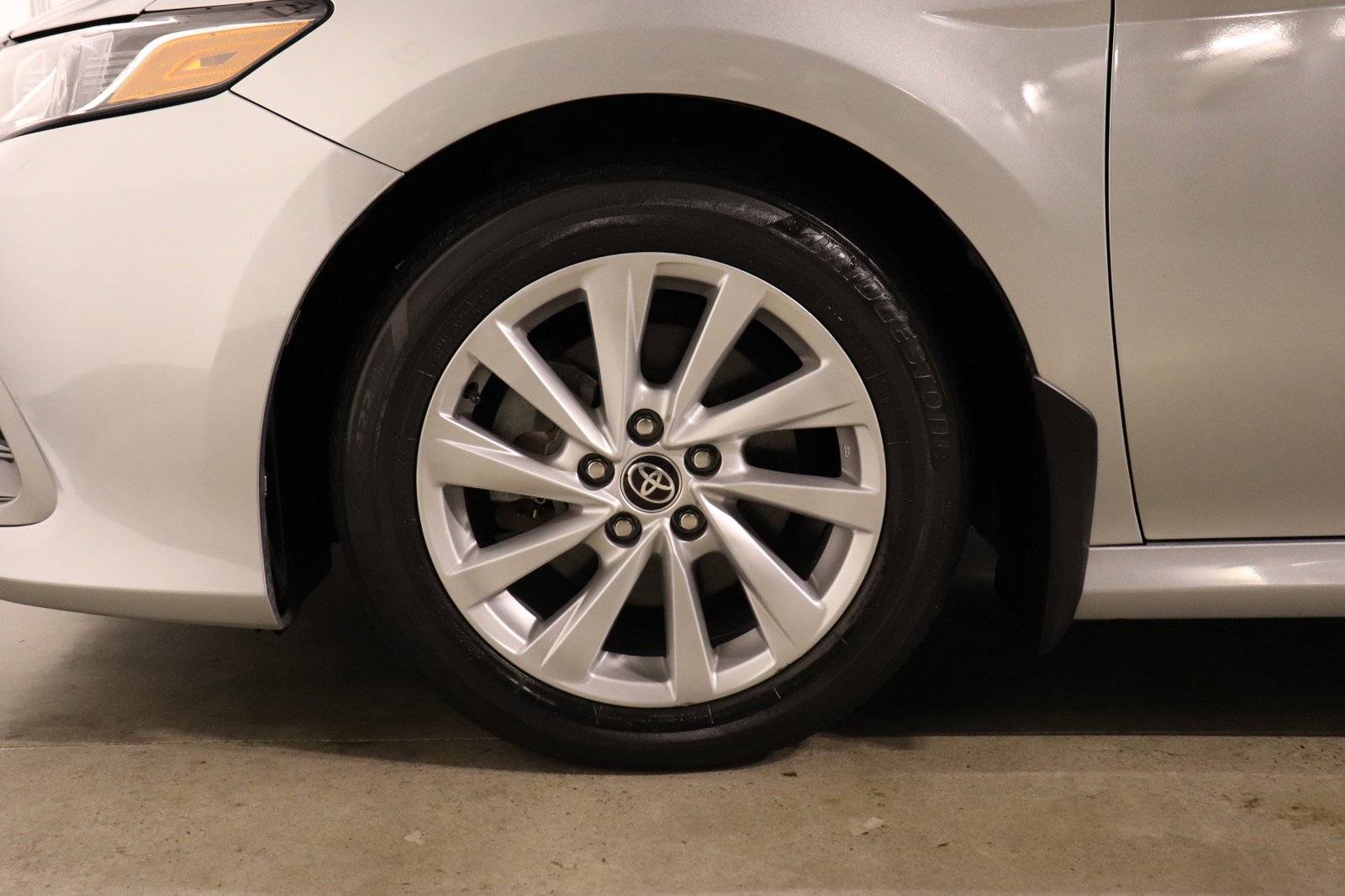 Used 2022 Toyota Camry LE image 9