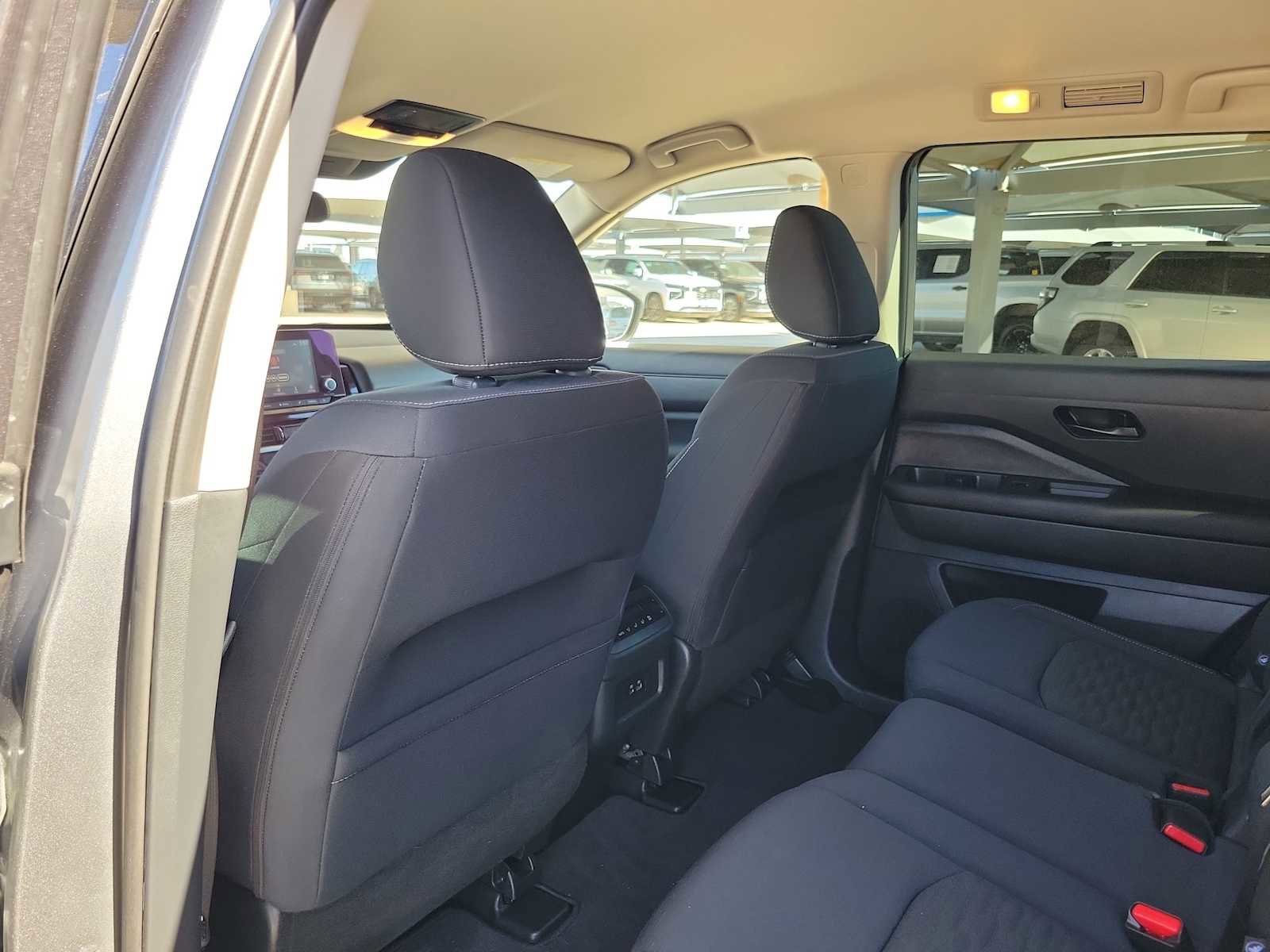 Used 2025 Nissan Pathfinder SV w/ Cargo Package image 8