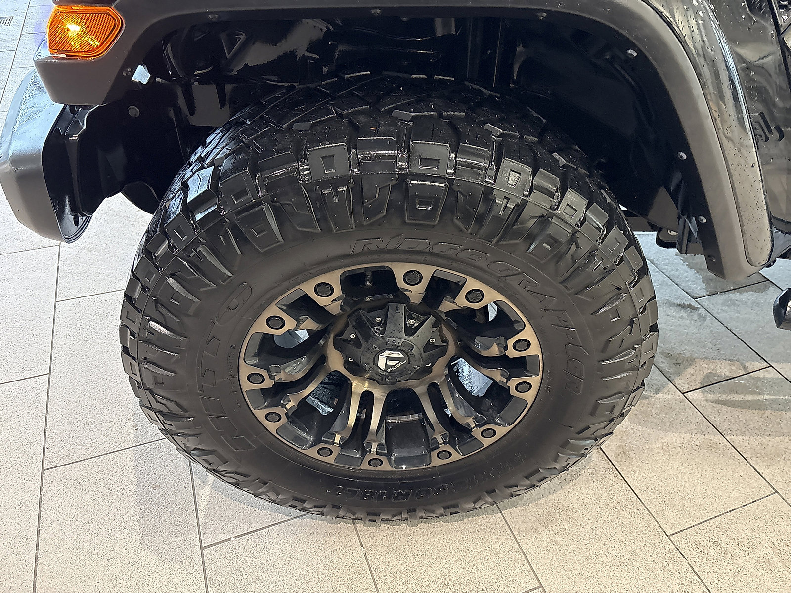 Used 2023 Jeep Gladiator Sport AWD/4WD image 7