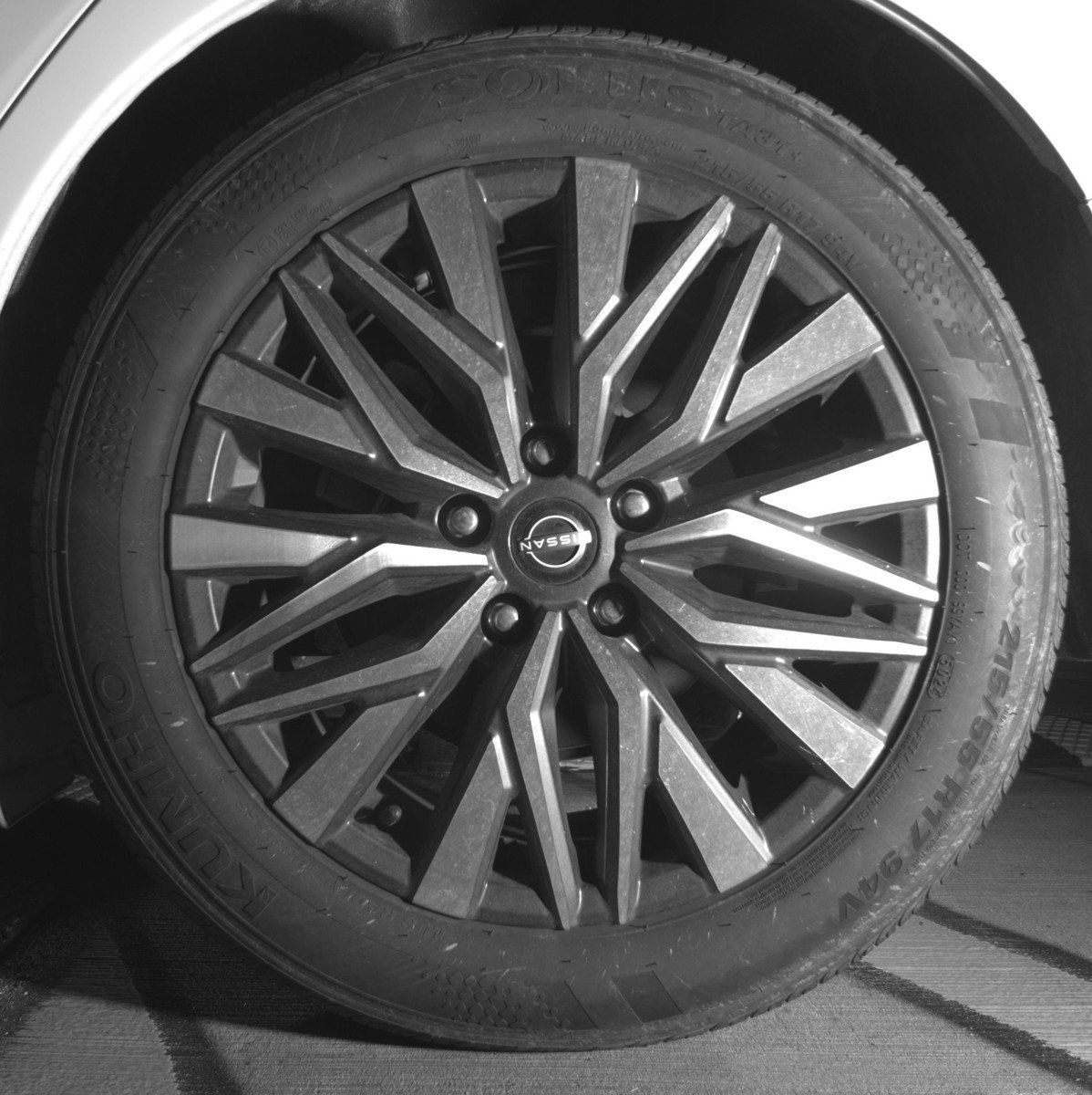 Used 2025 Nissan Altima 2.5 SV FWD image 14