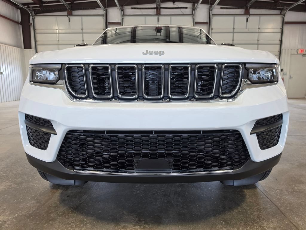 New 2026 Jeep Grand Cherokee Laredo X AWD/4WD image 8