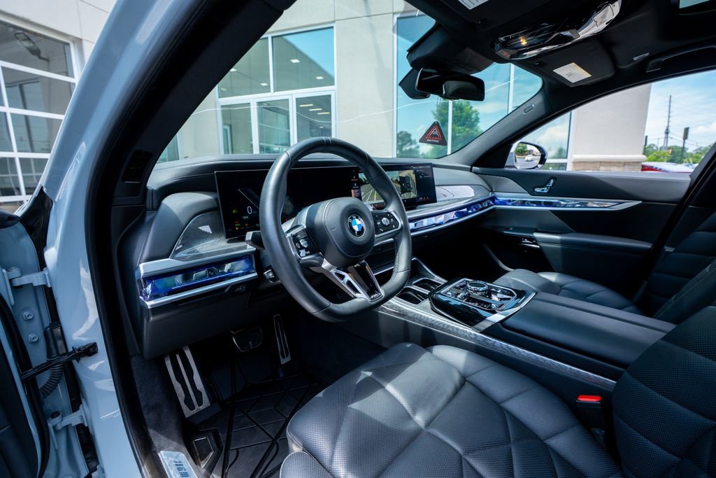 Used 2023 BMW 740i RWD image 28