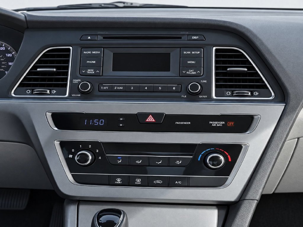 Used 2015 Hyundai Sonata SE FWD image 25