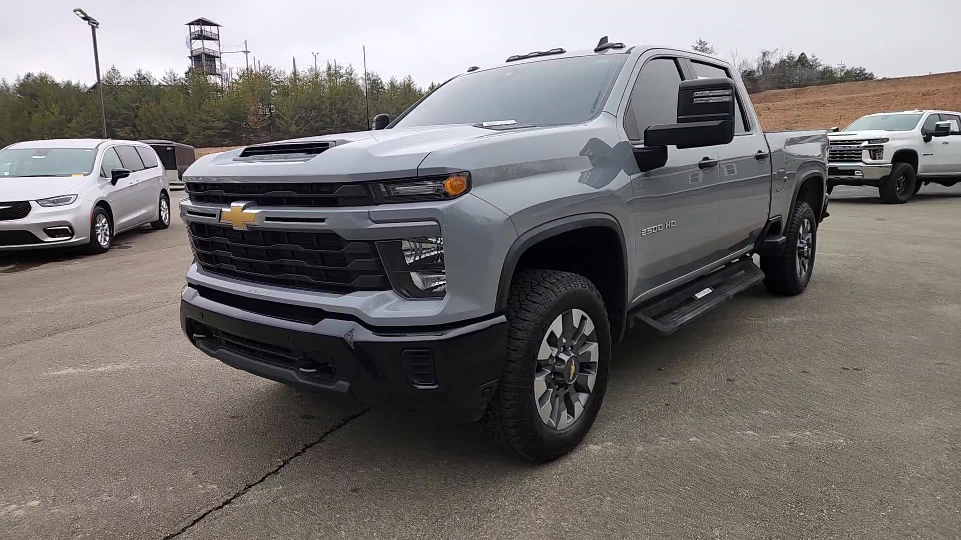 Used 2025 Chevrolet Silverado 2500 Custom w/ Custom Value Package image 2