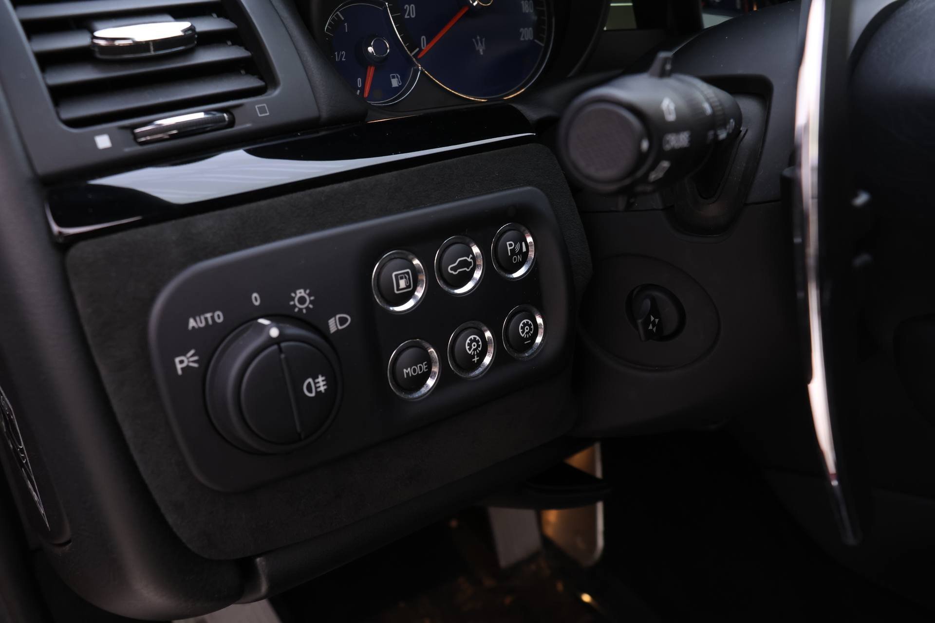 Used 2018 Maserati GranTurismo Sport image 17