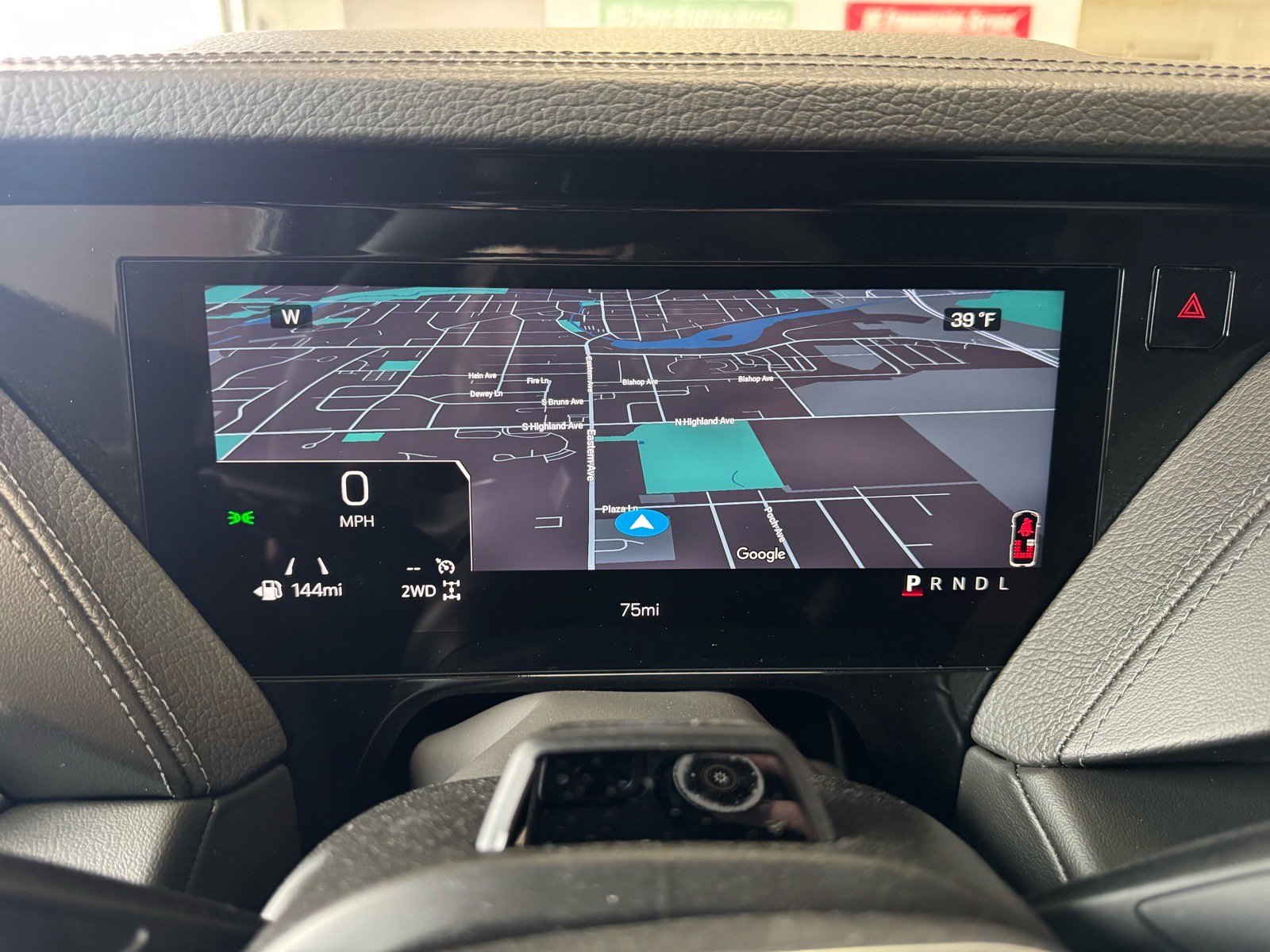 New 2026 GMC Yukon XL Denali w/ Denali Reserve Package image 32