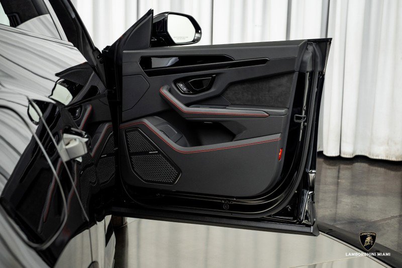 Used 2024 Lamborghini Urus S image 43