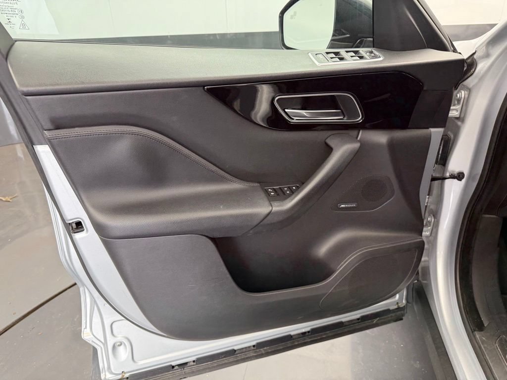 Used 2019 Jaguar F-PACE Premium AWD/4WD image 43