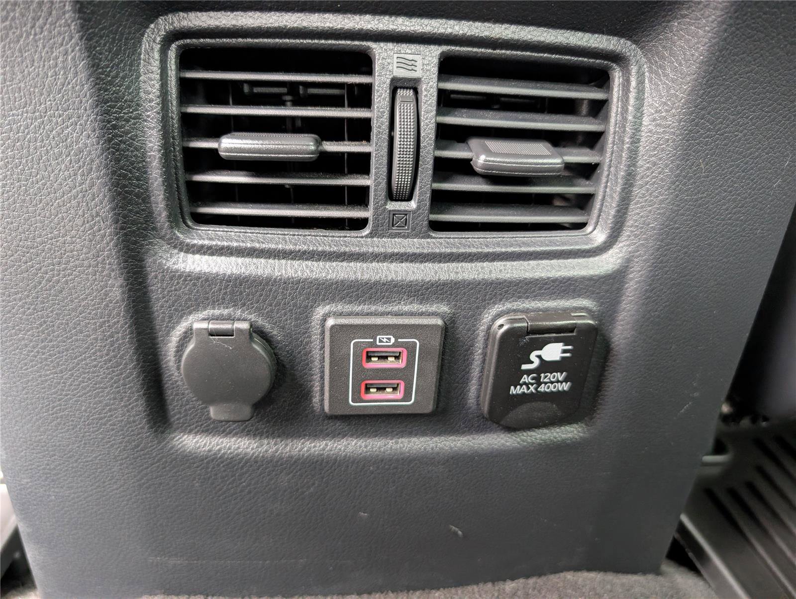Used 2020 Nissan Titan SV w/ SV Convenience Package AWD/4WD image 14